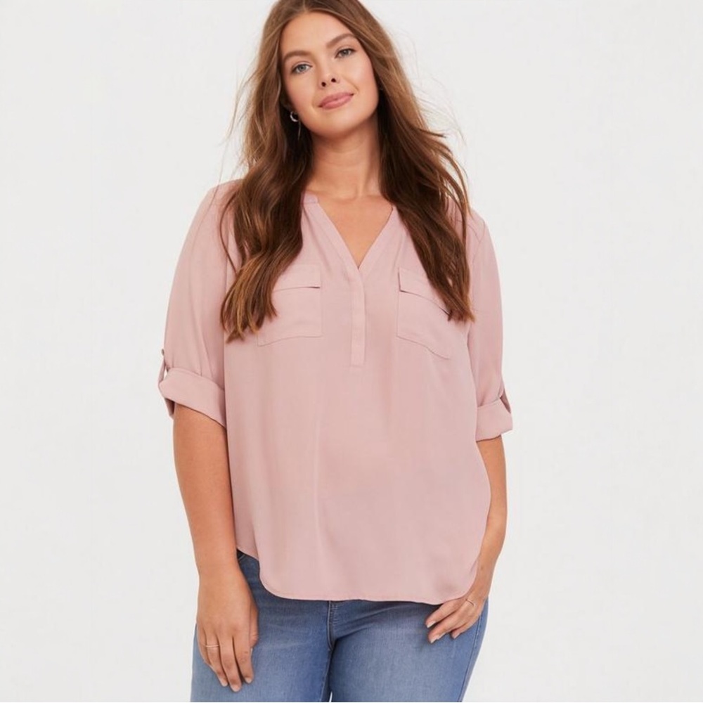 Torrid Harper Blouse Womens Size 1X Dusty Pink Georgette Roll Tab Hi Low Top